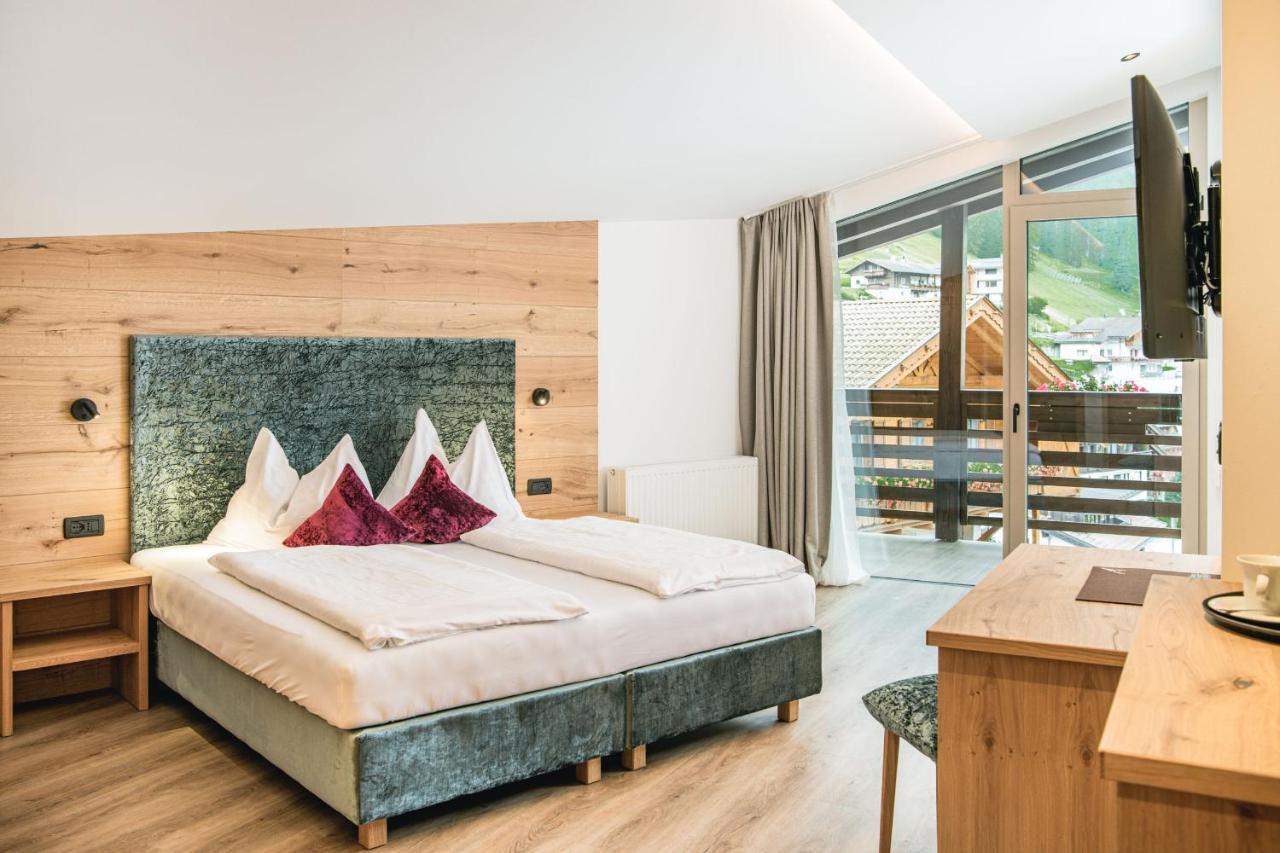 Garni Hotel Miara - Your Dolomites Home Wolkenstein in Gröden Exterior foto