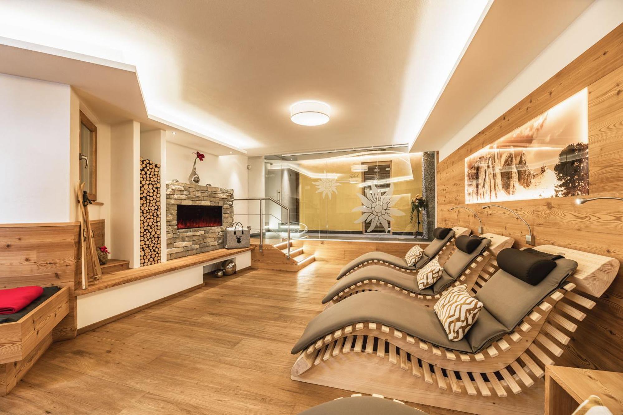 Garni Hotel Miara - Your Dolomites Home Wolkenstein in Gröden Exterior foto